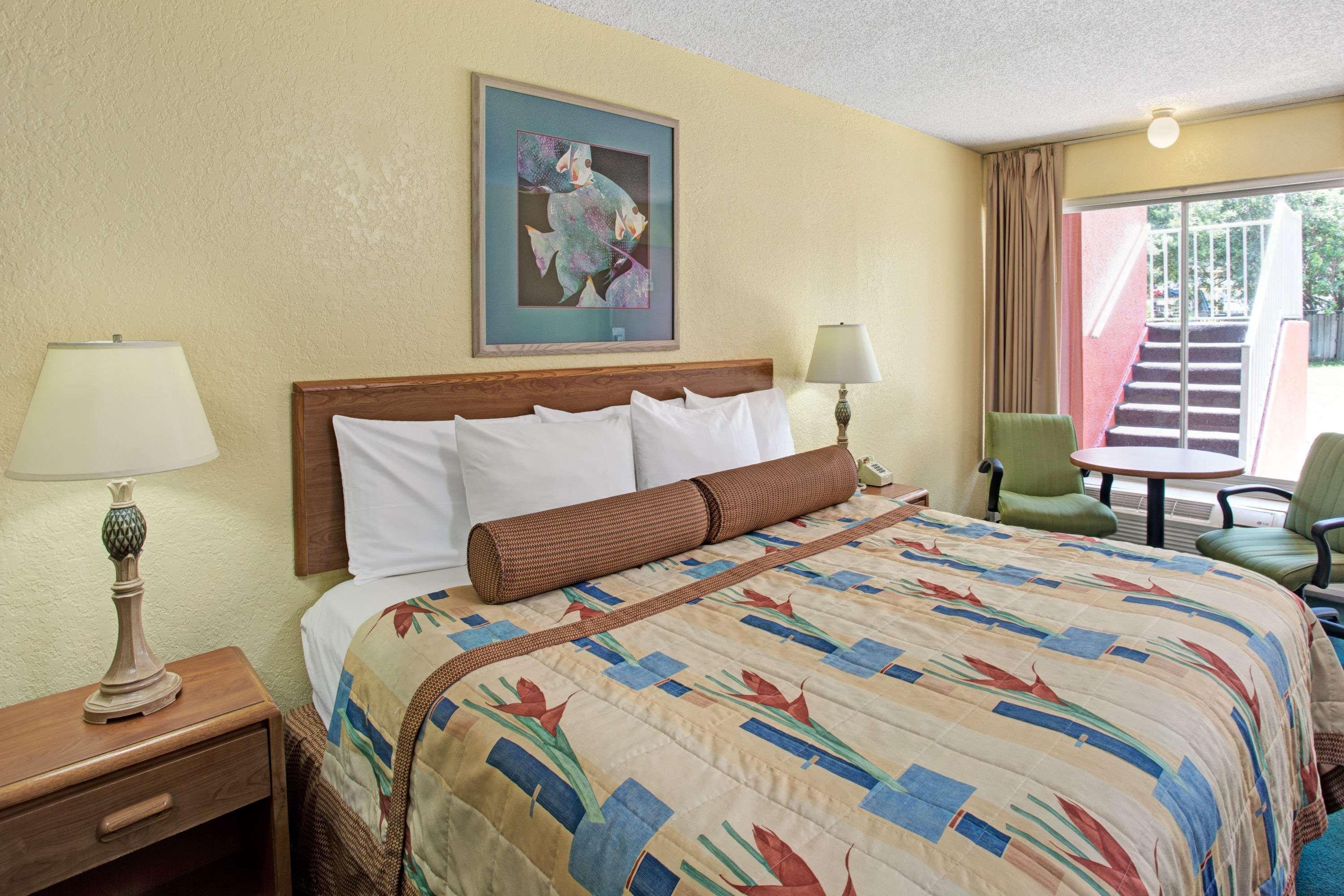 Days Inn By Wyndham Cocoa Cruiseport West At I-95/524 Luaran gambar