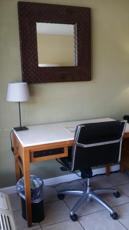 Days Inn By Wyndham Cocoa Cruiseport West At I-95/524 Luaran gambar