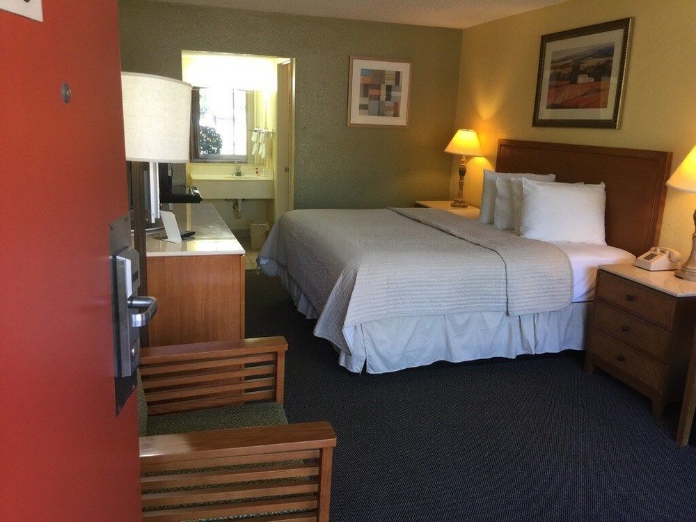 Days Inn By Wyndham Cocoa Cruiseport West At I-95/524 Luaran gambar